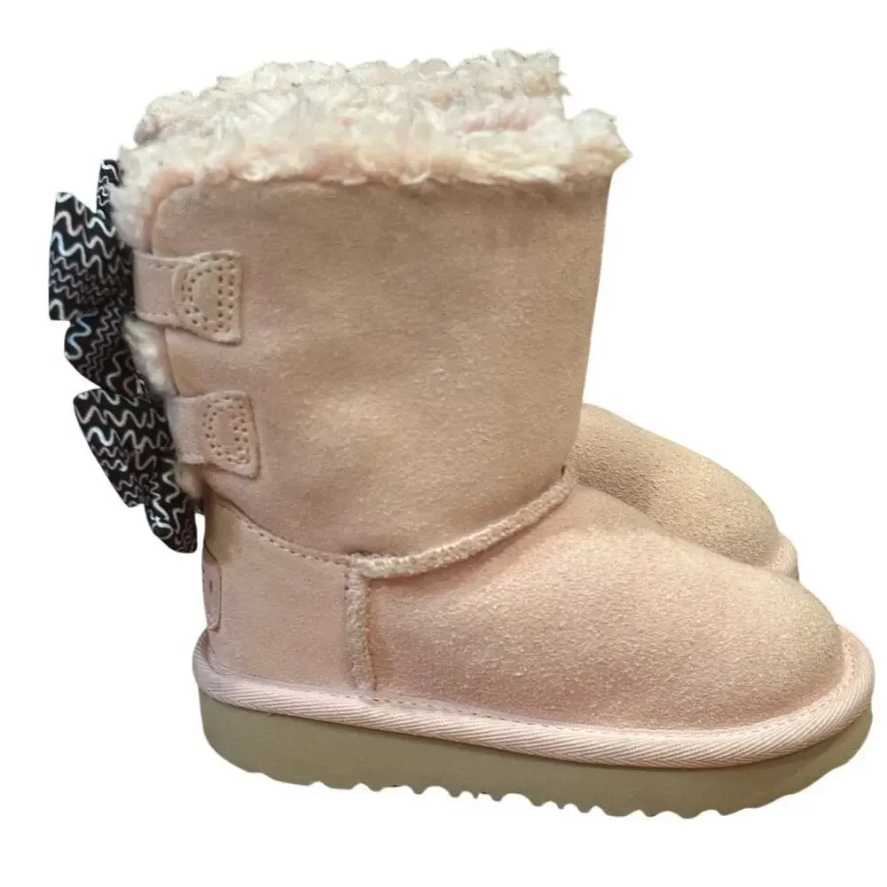 UGG Bailey Bow II Boots sz 7 Pattern Bow UGGs